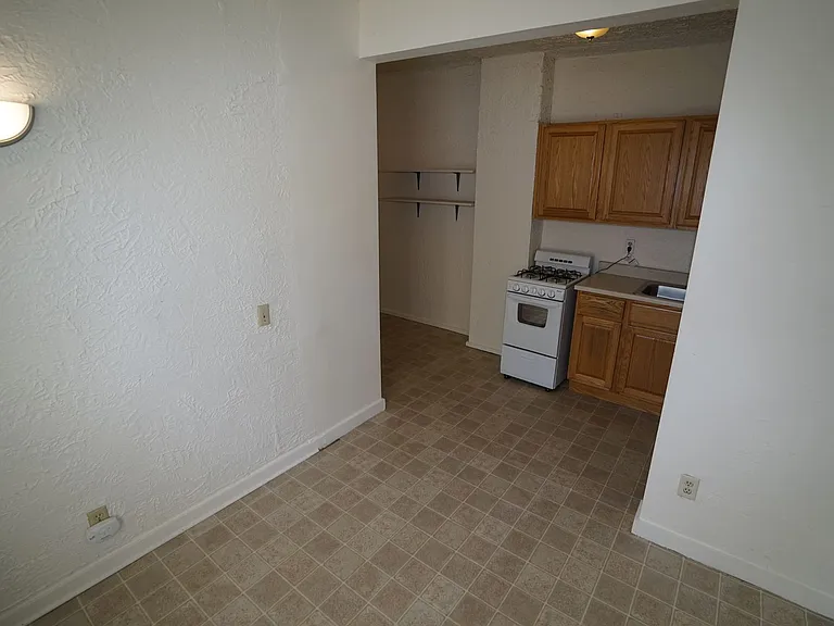 17 S Hancock St — Photo 30