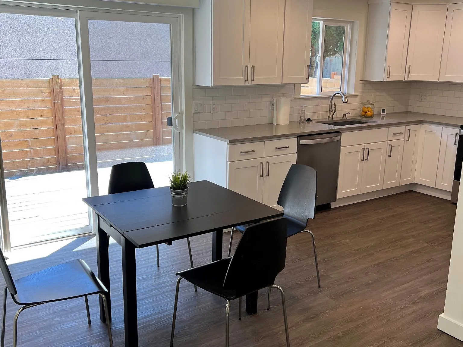 2 bed, 800 sqft, $2,395 — Photo 3