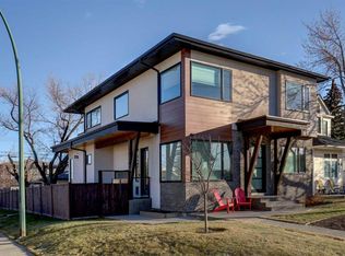 3902 W 19th St SW, Calgary, AB T2T 4X9