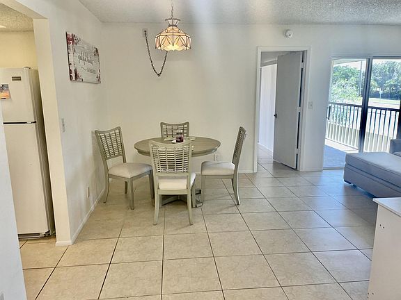 5th image of 1542 SE Royal Green Circle #204