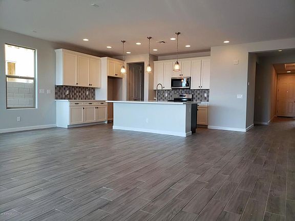 3rd image of 14428 W Dahlia Dr