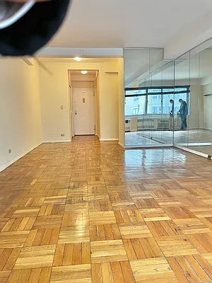 Rented by Peter Ashe | media 4