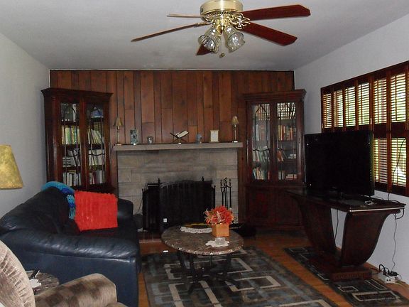Living Room w/Fireplace