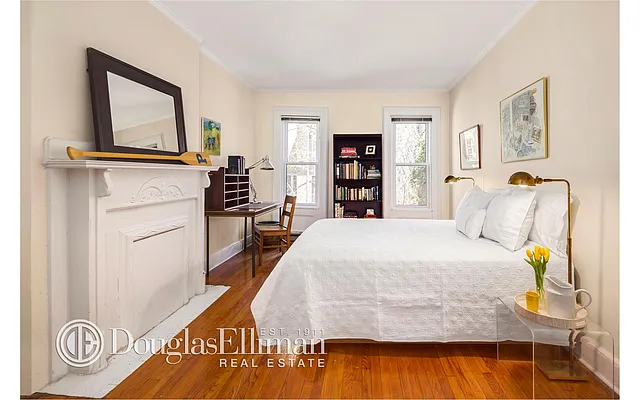 Sold by Douglas Elliman | media 15