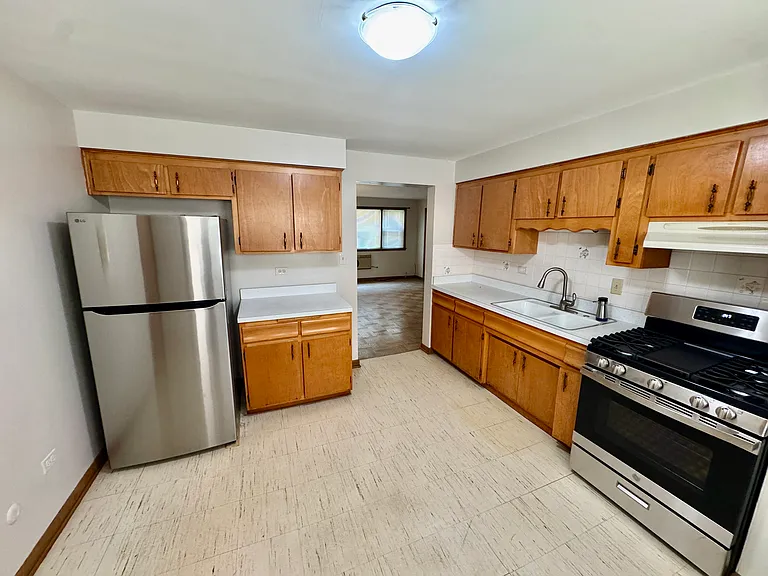 6245 N Northwest Hwy #103 — Photo 2