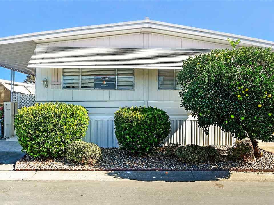 1st image of 385 Avenida Flores
