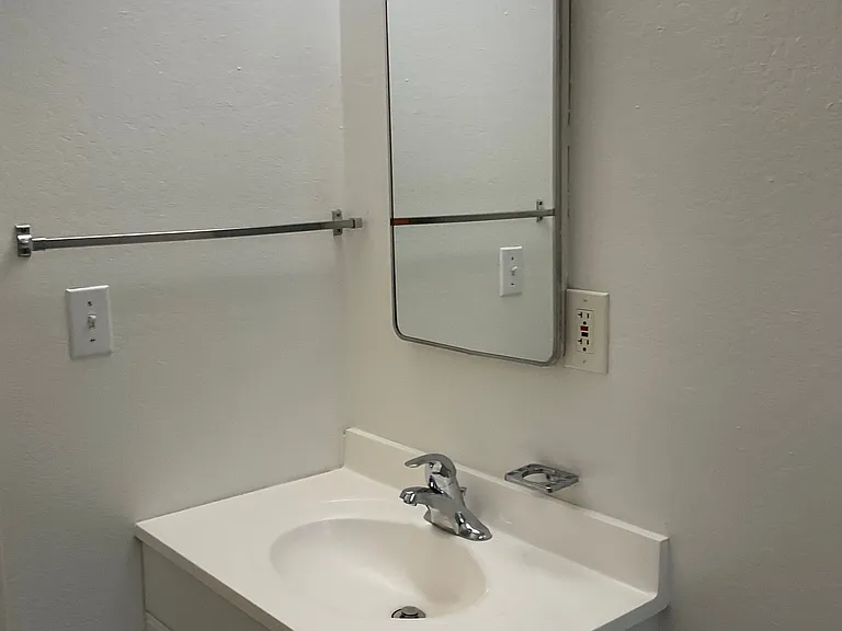 603 Johnson Ave — Photo 9