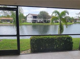 5233 Treetops Dr #Y-102, Naples, FL 34113