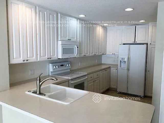 144 Soriano Dr — Photo 3