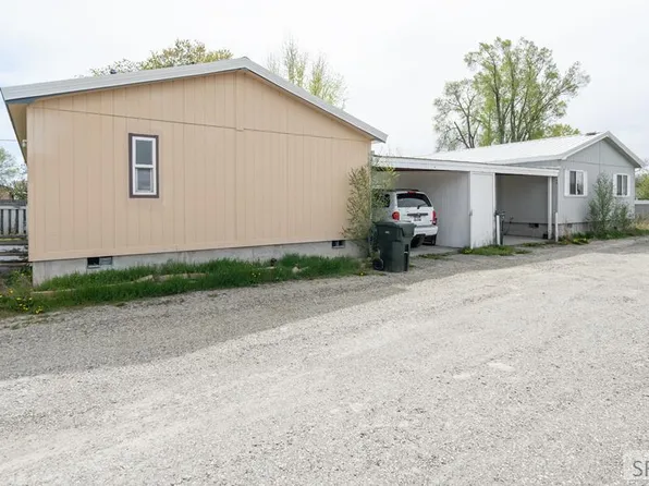 194/196 W Center St, Blackfoot, ID 83221