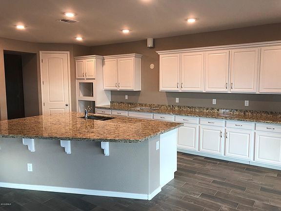 3rd image of 17165 W Laurie Ln