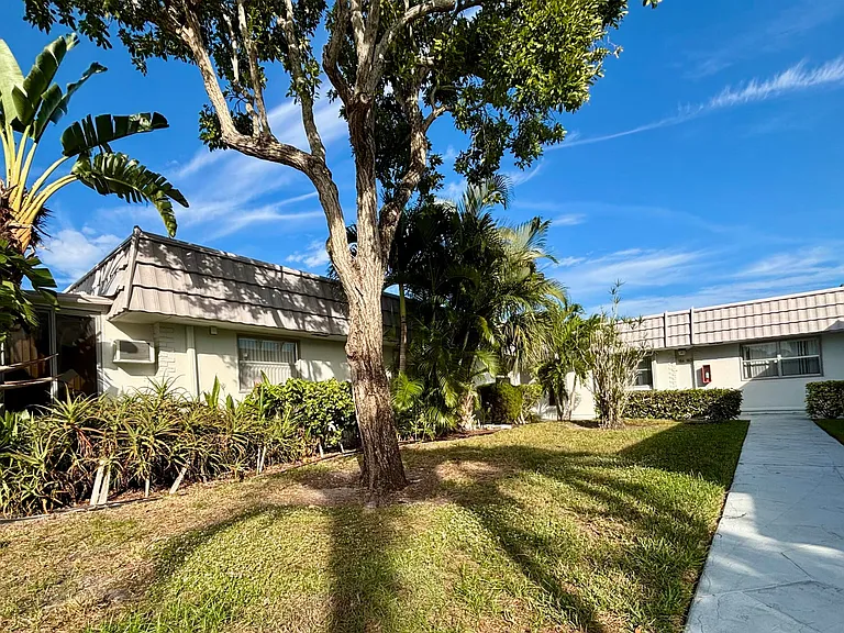 185 Valencia Dr #H — Photo 9