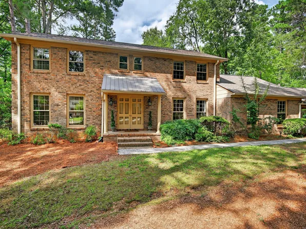 1403 Wildwood Dr, Chapel Hill, NC 27517