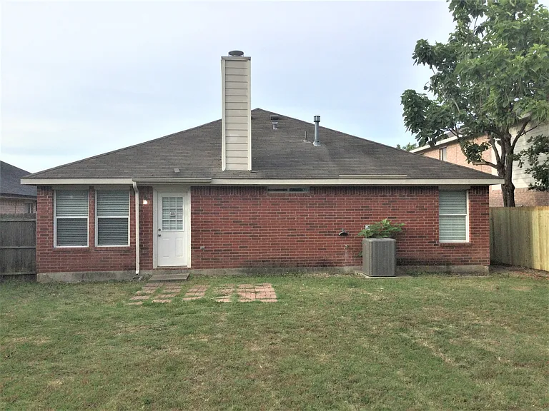 923 Plumeria Dr — Photo 19