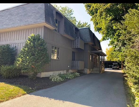 1st image of 8 Madison St