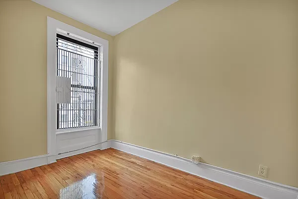 Rented by Compass | media 27