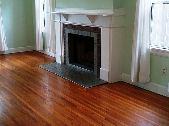 3rd image of 520 N Poinsettia Pl