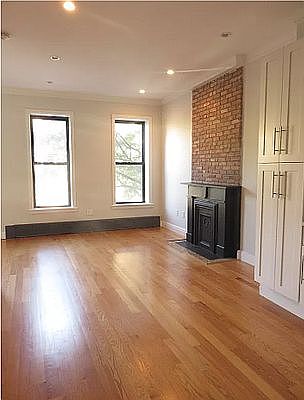 3rd image of 584 Vanderbilt Ave APT 4