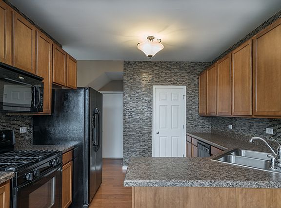 5th image of 4938 Courtland Cir #0