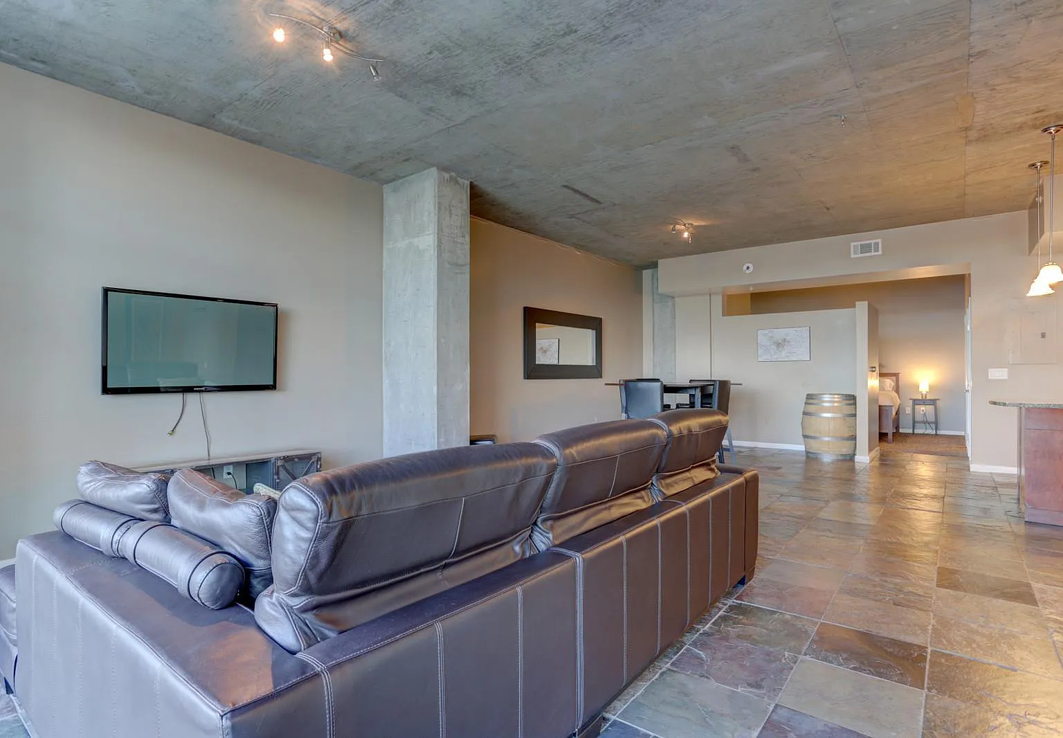 1 bed, 1290 sqft, $3,200 — Photo 4