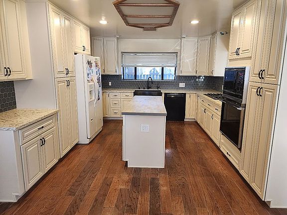 Kitchen 2023