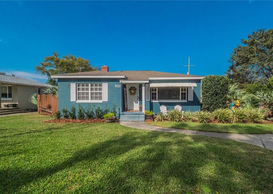 1st image of 702 Essex Pl