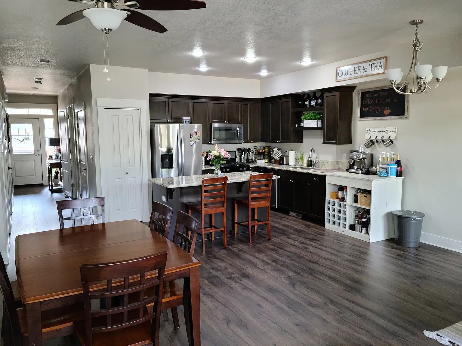 3 bed, 2.5 bath, 1942 sqft, $2,995 — Photo 1