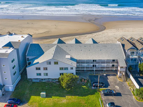 145 N Miller St #210, Rockaway Beach, OR 97136