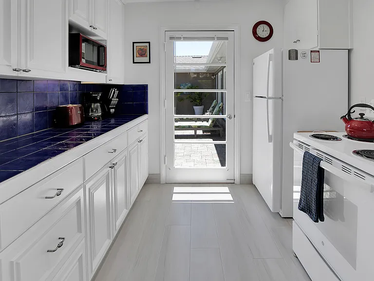 26224 Hilltop Pl — Photo 21