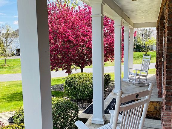 4th image of 63 Chesterwood Dr