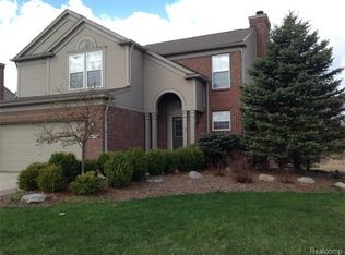 3426 Glacier Dr, Lake Orion, MI 48360