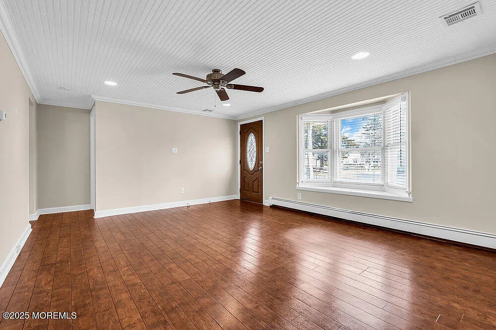 3 bed, 1.5 bath, 1174 sqft, $3,000 — Photo 2