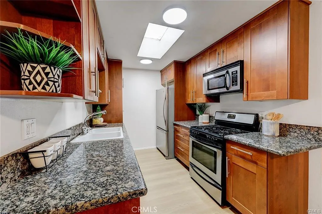 1 bed, 764 sqft, $2,395 — Photo 4