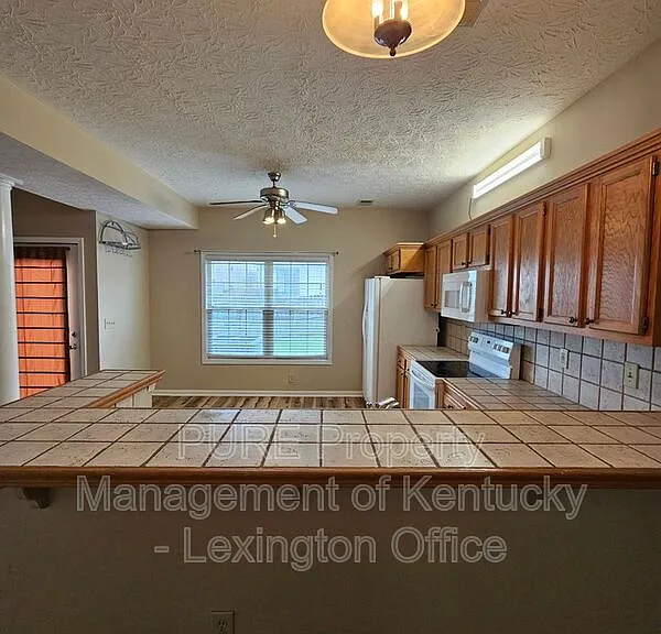 3169 Roundway Down Ln — Photo 9