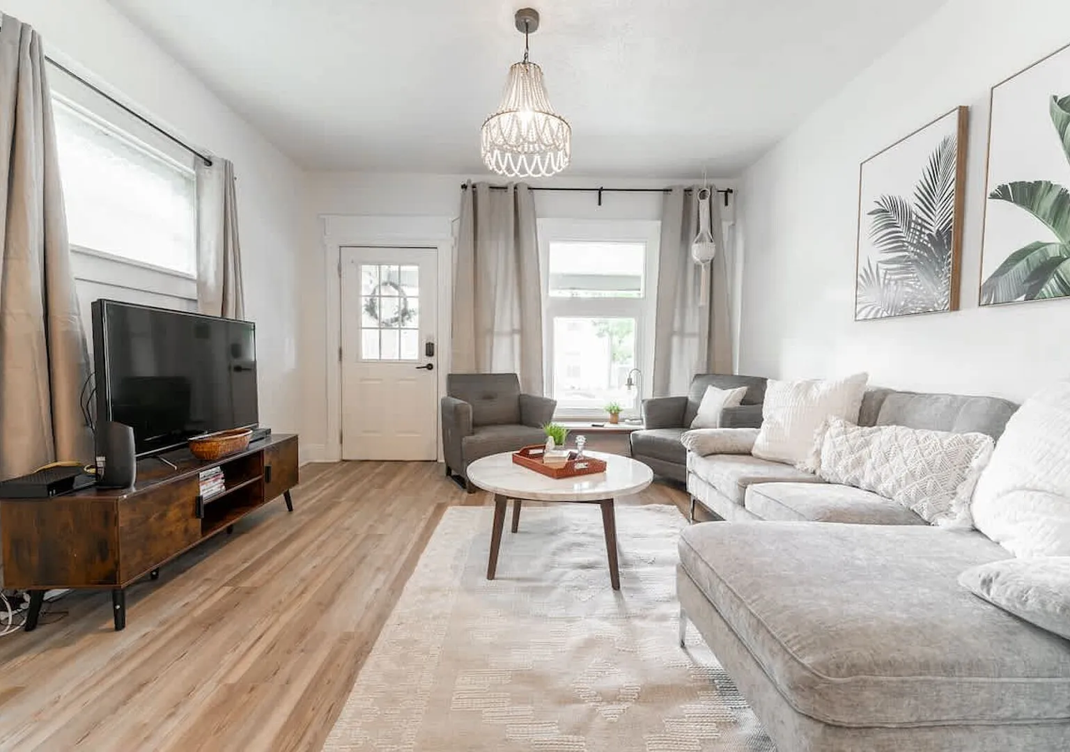 Cozy 3BR Home in Downtown Indianapolis — Photo 2
