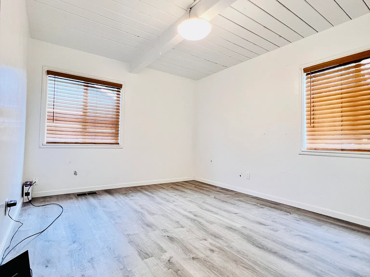 3 bed, 1056 sqft, $4,000 — Photo 4
