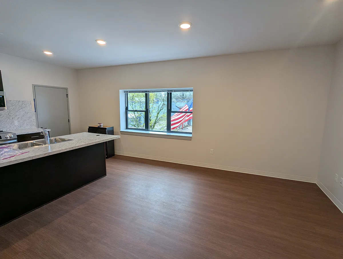 Building Photo - 2017 Eastern Ave SE #208