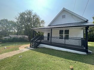 517 W 11th St, Columbia, TN 38401