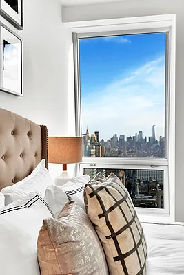 Rented by Compass | media 32