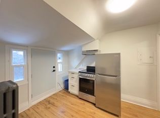 198 Sherman Ave S #3, Hamilton, ON L8M2R3