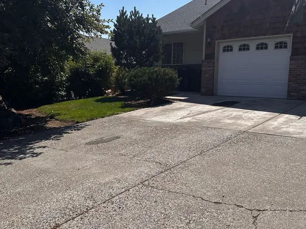 r1824, 1824 SW Reindeer Ave #1824, Redmond, OR 97756