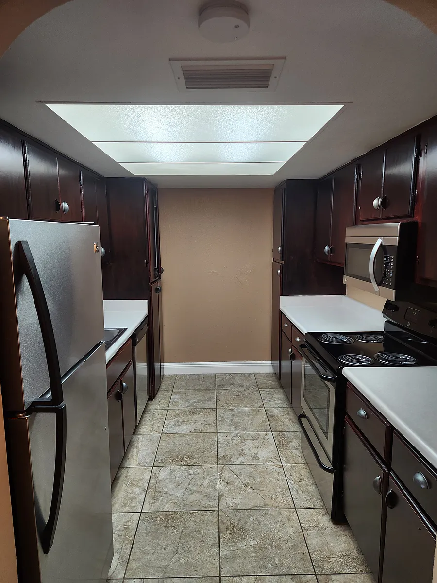 Building Photo - 3825 E Camelback Rd #23