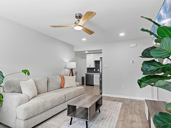4th image of 508 Azalea Dr