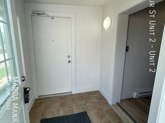 3rd image of 274 Seymour St Unit 2