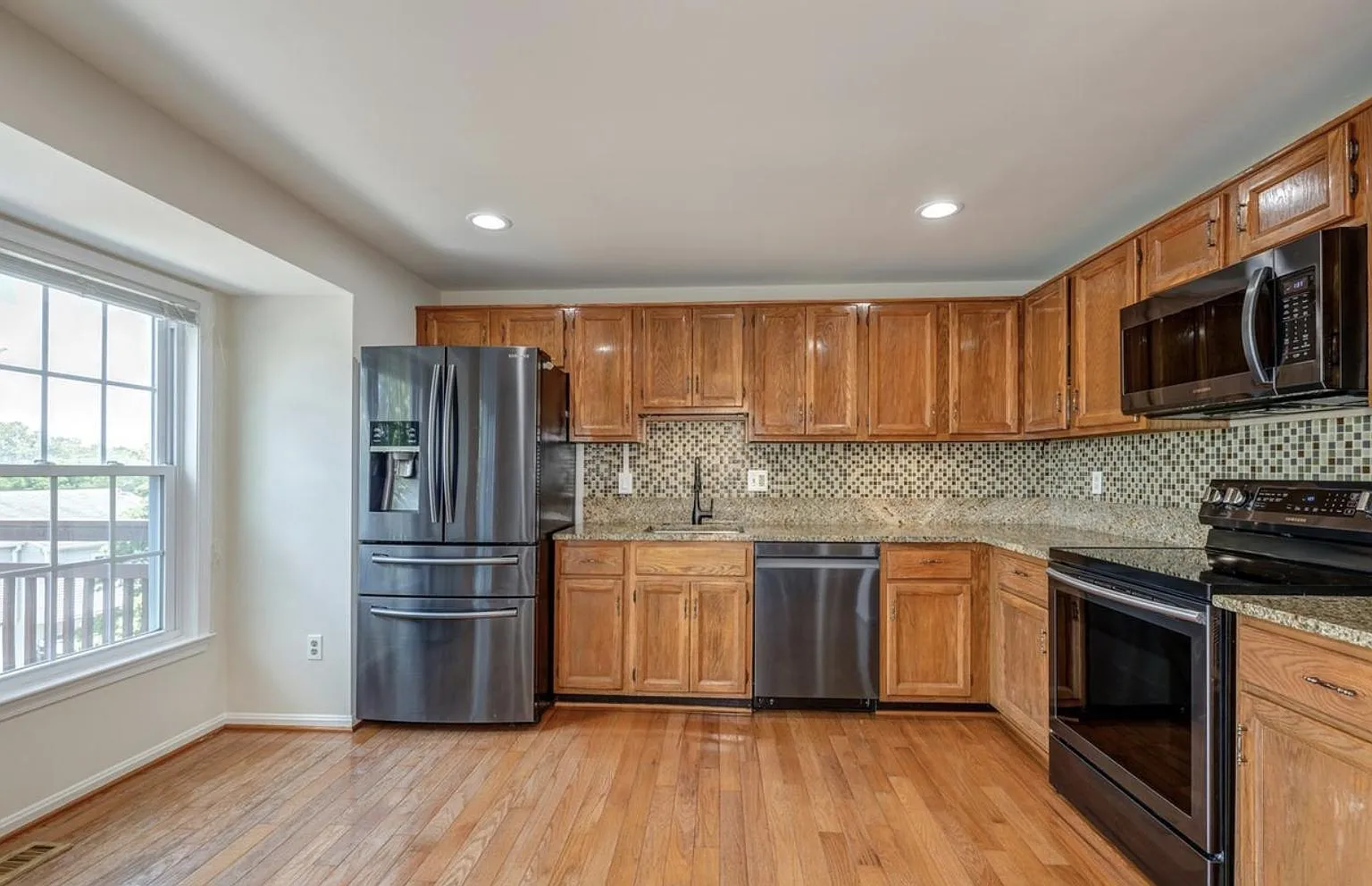 6504 Langleigh Way — Photo 3