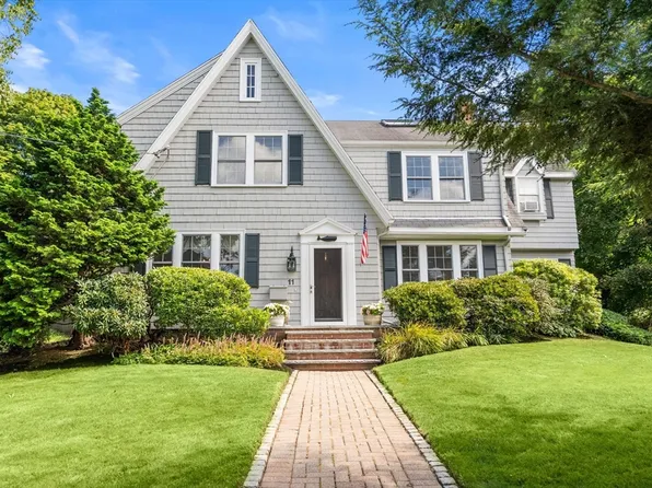 11 Hillcrest Rd, Marblehead, MA 01945