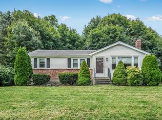 40 Woodruff Rd, Walpole, MA 02081
