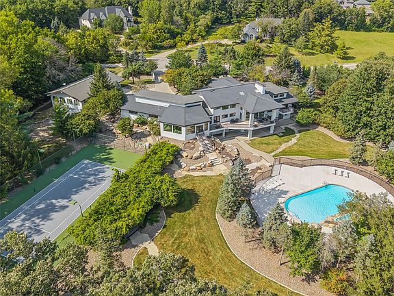 3rd image of 3700 Hidden Creek Dr