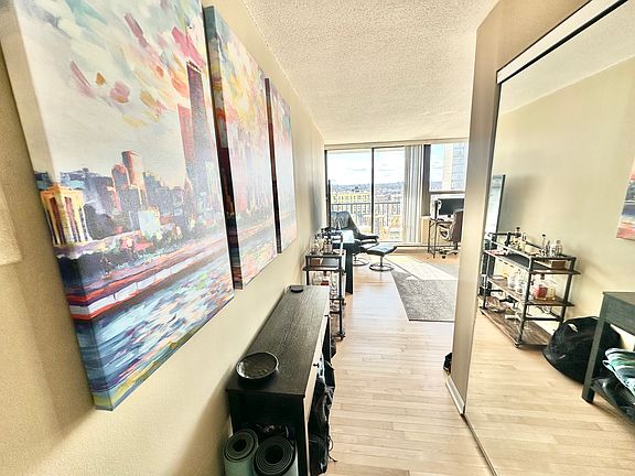4th image of 2740 N Pine Grove Ave APT 12F