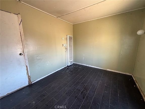 4th image of 15217 Peach St